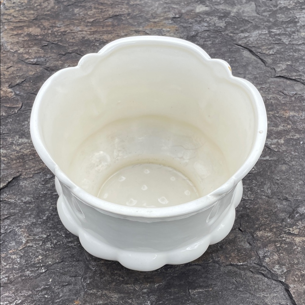 Awesome Vintage Haeger White Ceramic Art Deco Planter - Picture 4 of 11